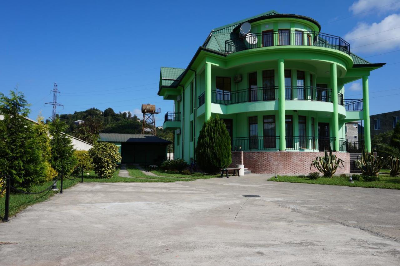Villa Qero Batumi Eksteriør billede