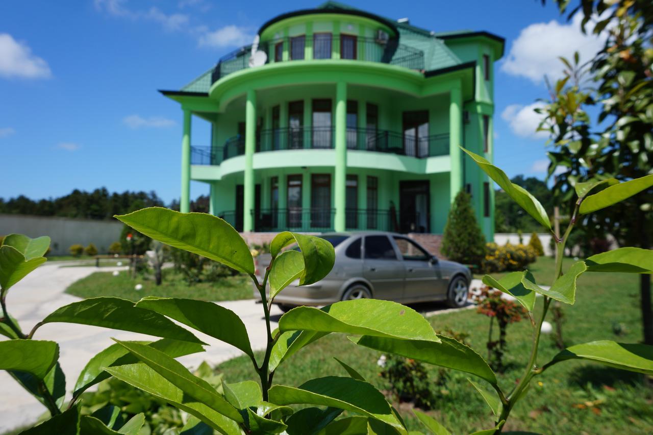 Villa Qero Batumi Eksteriør billede