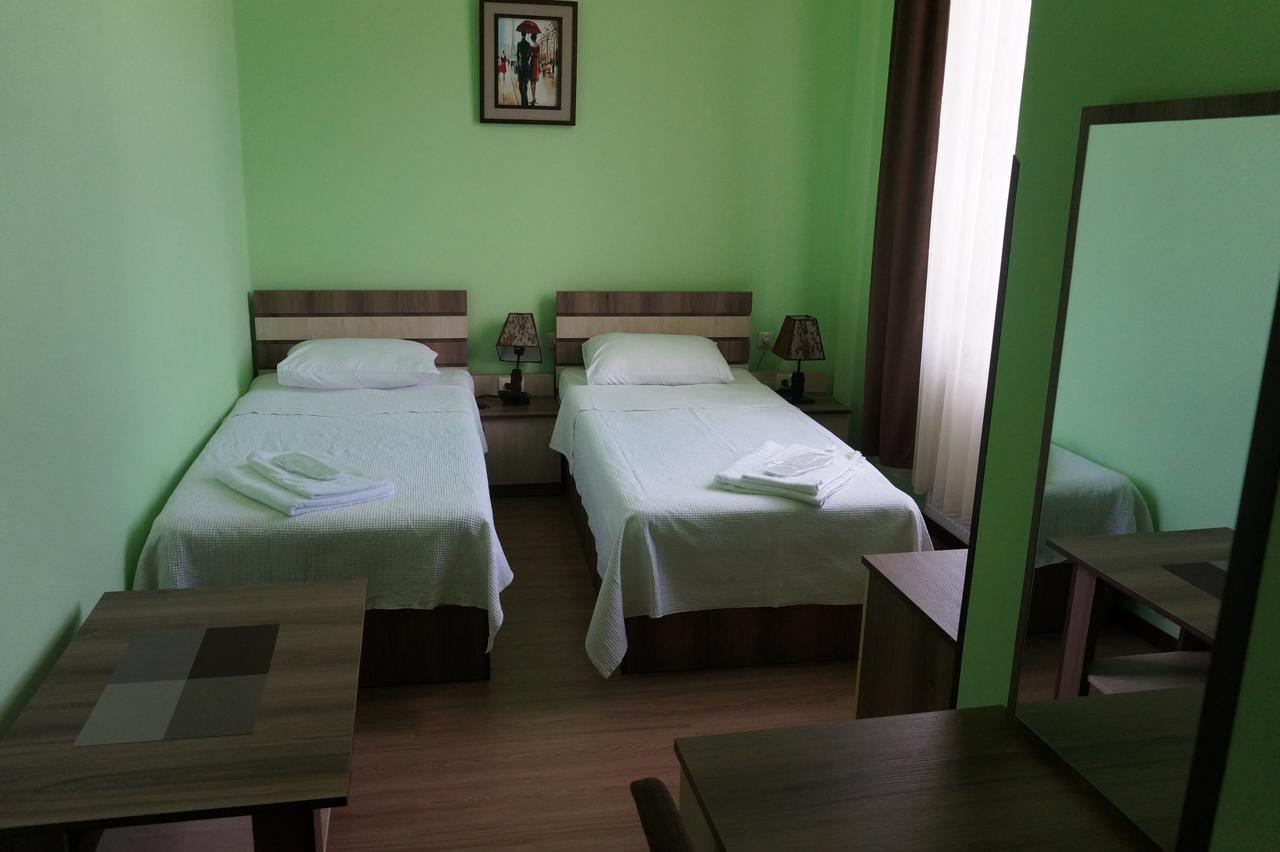 Villa Qero Batumi Eksteriør billede