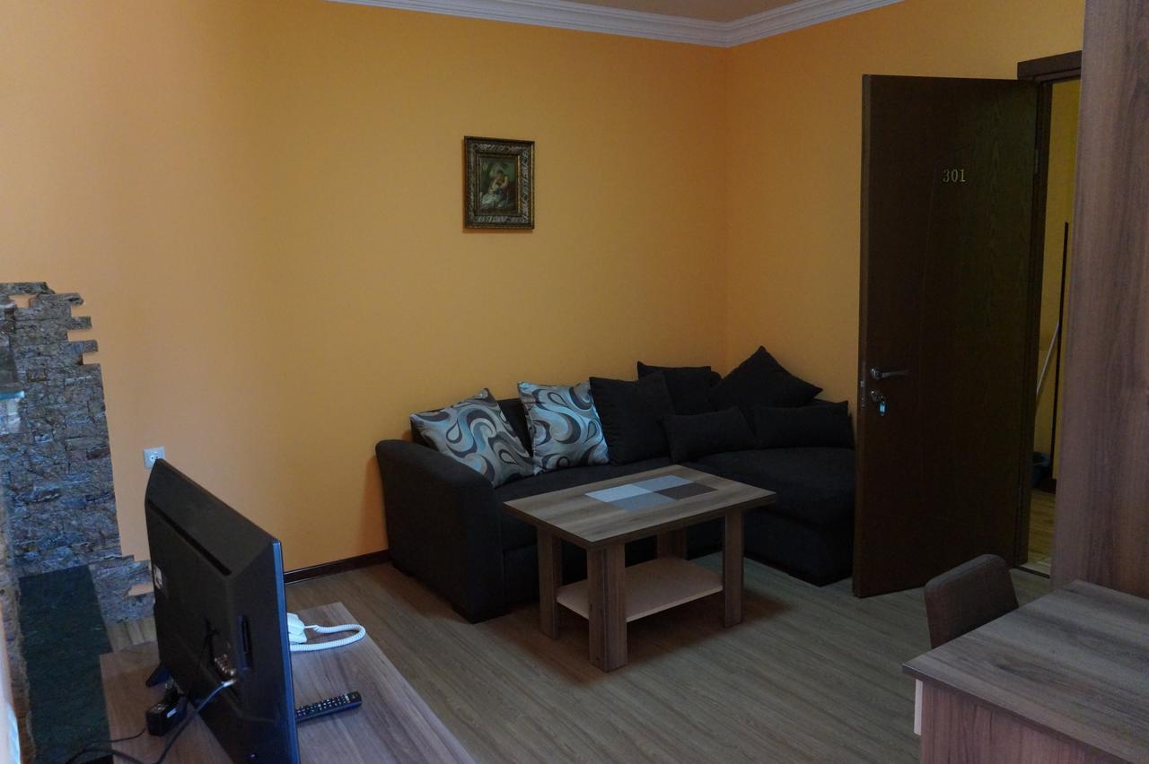 Villa Qero Batumi Eksteriør billede